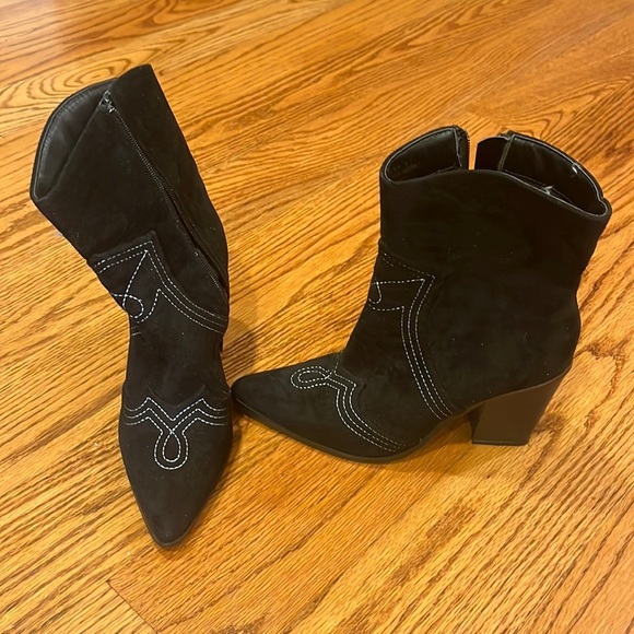 Lulus Woman’s Black Heeled Boots Size 6 - Picture 1 of 8